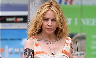 Kylie Minogue, nemachiata si plina de tatuaje pe strazile New-York-ului