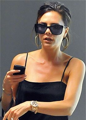 Victoria Beckham are vanatai pe spate. Afla de la ce!