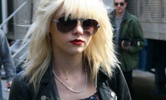 Taylor Momsen: “Sunt mandra ca sunt bisexuala!”