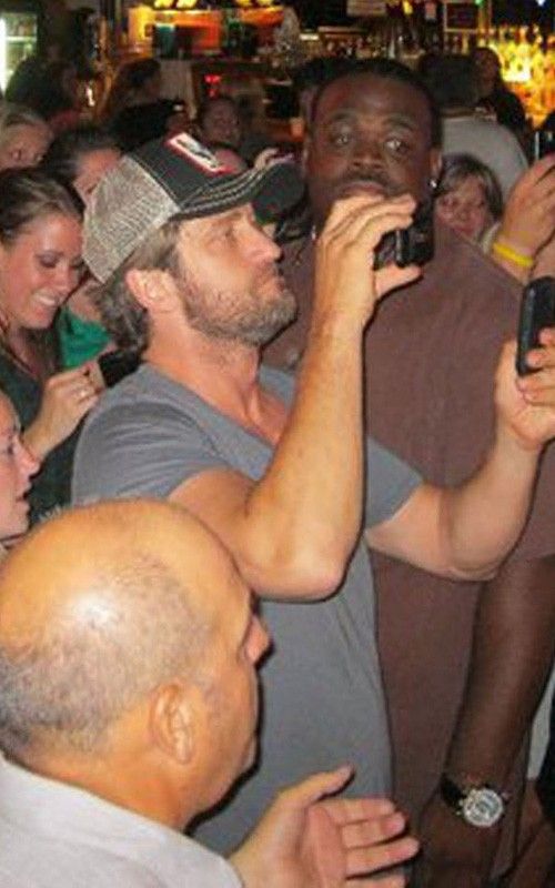 Gerard Butler si Demi Moore, impreuna la karaoke FOTO!