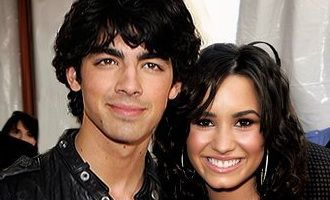 Joe Jonas: “Nu sunt un sfaramator de inimi!”