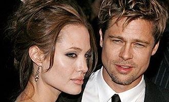 Angelina Jolie se plange ca Brad Pitt nu este inventiv in pat