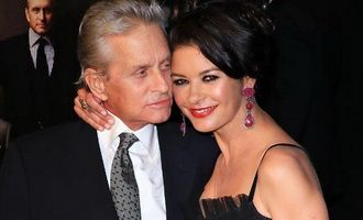 Michael Douglas si Catherine Zeta Jones, prima iesire dupa anuntul ca actorul are cancer!