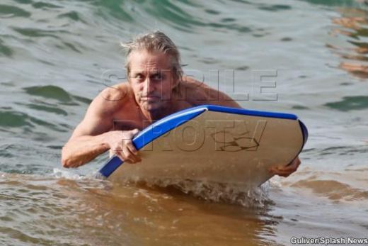 
	Dovada ca Michael Douglas a invins cancerul! IMAGINI cu actorul vindecat!
