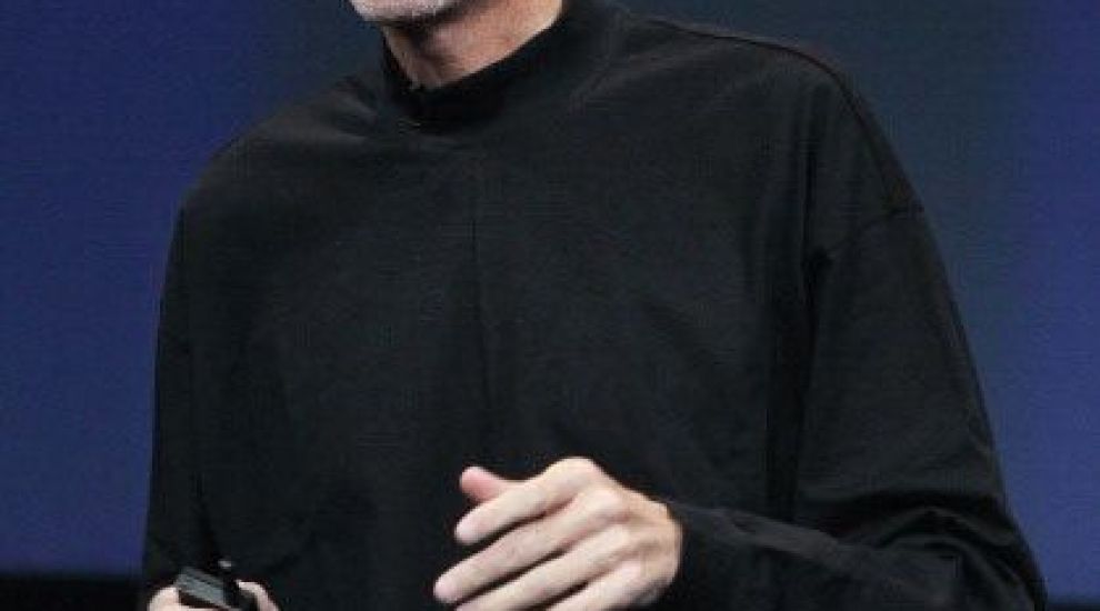 
	Steve Jobs se trateaza la aceeasi clinica unde a fost internat Patrick Swayze! Unii spun ca mai are doar sase saptamani de trait
