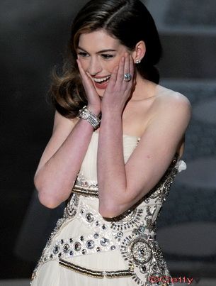 
	Anne Hathaway la Oscar 2011:&nbsp; Stilata, dar neepilata! FOTO
