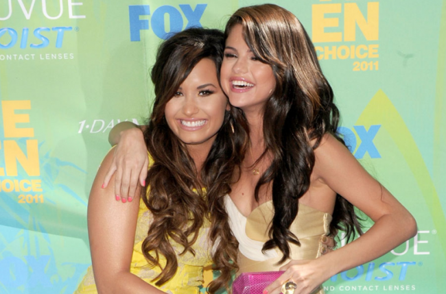
	Selena Gomez si Demi Lovato, la cutite din cauza geloziei. Afla cum se inteleg acum cele doua
