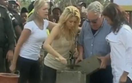 
	Shakira construieste o scoala pentru copiii saraci din Columbia
