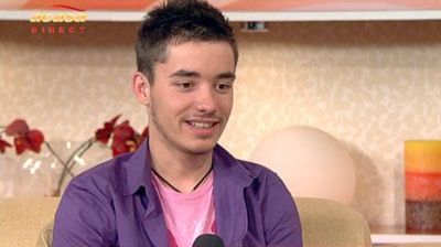 
	Adrian Tutu a cantat &quot;Sunt roman, deci pot&quot; in studioul &quot;Povestirilor adevarate&quot; - VIDEO
