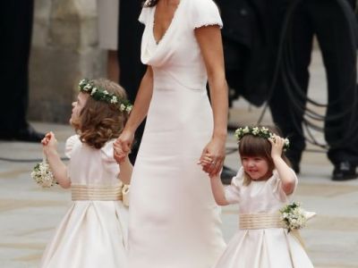 Pippa Middleton, sora lui Catherine, de mana cu Grace (stanga) si Elisa