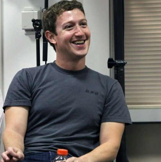 
	O nava spatiala sau o tona de aur. Ce extravagante si-ar permite fondatorul Facebook, Mark Zuckerberg, din averea de 7 mld. $
