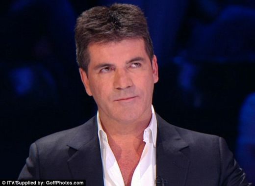 
	Simon Cowell a negat vehement ca ar avea vreo legatura cu noul Justin Bieber, Ronan Parke! Vezi ce a spus in ultima semifinala!
