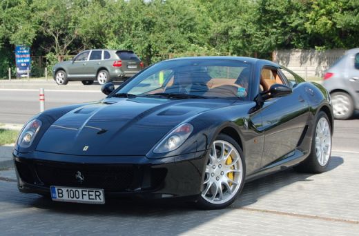 
	Ferrari de <span style="color: rgb(255, 0, 0);">195.000 de euro </span>- testat de<span style="color: rgb(255, 0, 0);"> O FEMEIE</span>! Vezi un super VIDEO
