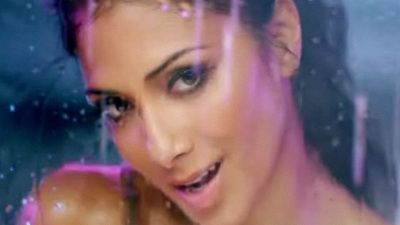 
	Video / Cum se danseaza in piscina? Vezi noul clip &#39;Wet&#39; de la Nicole Scherzinger!
