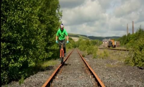 
	Uite ce cascadorii poate sa faca un scotian pe bicicleta!&nbsp;VIDEO SUPERB
