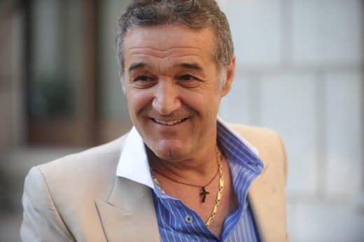 
	Gigi Becali a comandat 4 costume si pantofi din piele de CROCODIL pentru nunta lui Cristi Borcea! <span style="color: rgb(255, 0, 0);">Cum vor arata </span>
