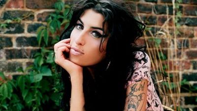 
	Cel mai bine vandut album al secolului in Marea Britanie: &ldquo;Back to Back&rdquo; - Amy Winehouse
