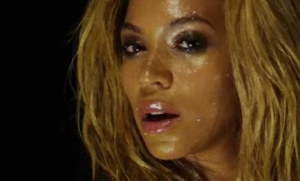 
	Beyonce se dezbraca in noul ei videoclip &quot;1+1&quot;! VIDEO super sexy
