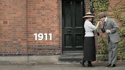 
	100 de ani de moda in 100 de secunde. Vezi SUPER VIDEO!
