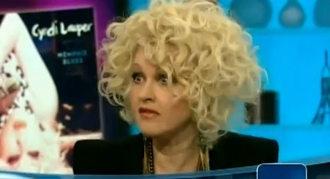 
	Gafa la US Open: Cyndi Lauper a incurcat versurile imnului american!
