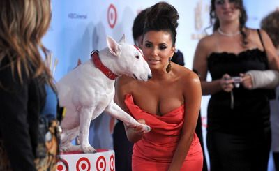 
	Ce decolteu sexy are Eva Longoria! FOTO
