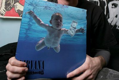 
	Cum arata &quot;bebelusul Nirvana&quot; la 20 de ani de la lansarea albumului Nevermind! FOTO + VIDEO
