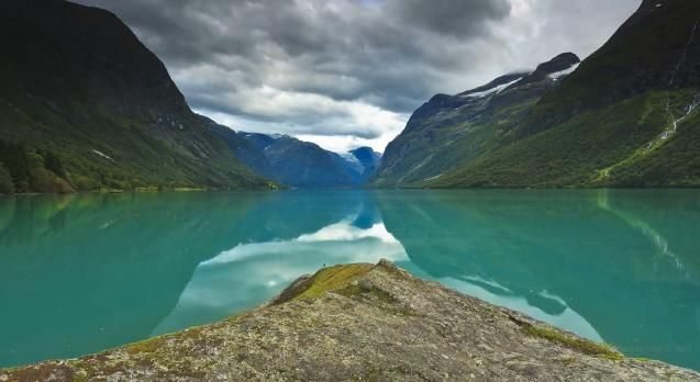 
	<span style="color:#f00;">VIDEO SUPERB</span>. Imagini spectaculoase din fiordurile si cascadele Norvegiei:
