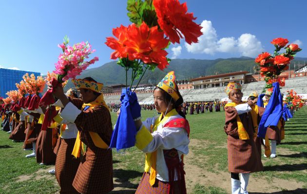 
	Un regat cu 700.000 de locuitori, cea mai fericita tara din Asia. 10 lucruri pe care nu le stiai despre Bhutan
