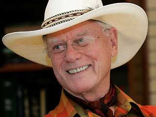 
	Larry Hagman, interpretul lui J.R din serialul Dallas, este bolnav de cancer
