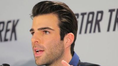 
	<span style="color:#f00;">Zachary Quinto este homosexual.</span> Actorul lui Spock din Star Trek recunoaste intr-un interviu adevarul despre sexualitatea lui! VIDEO
