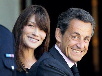 
	Carla Bruni-Sarkozy a nascut o fetita
