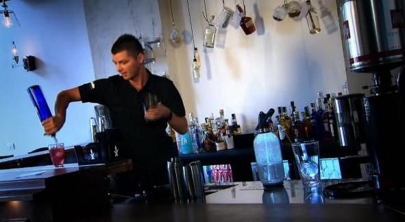 
	Valentin Luca: &quot;Nimeni nu se astepta sa vada un barman la Romanii au talent&quot;. <span style="color:#b22222;">Vino si tu la preselectii in Bucuresti pe 29 octombrie!</span>
