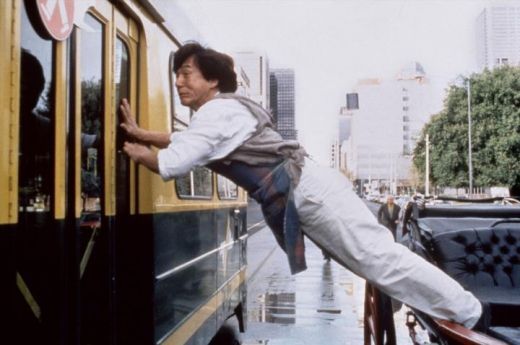 
	S-a nascut omul care zboara! O cascadorie atat de dificila incat nici marele Jackie Chan nu stie sa o faca:
