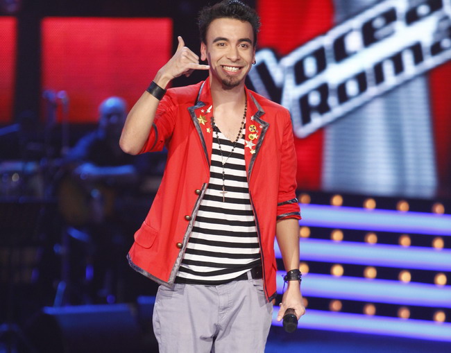 
	Daniel Max Dragomir, de la Vocea Romaniei: <span style="color:#f00;">&quot;Imi place sa stiu ca sunt ravnit de domnisoare!&quot;</span>
