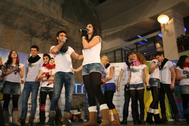 
	<span style="color: rgb(255, 0, 0);">Afla daca te numeri printre castigatorii albumului &quot;LaLa Xmas Songs&quot;</span> cu autografe de la vedetele tale preferate!
