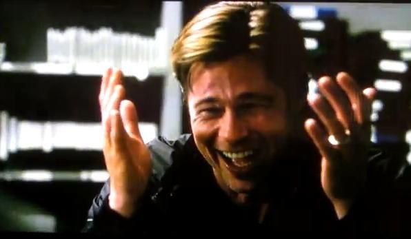 
	<span style="color:#f00;">Secvente taiate la montaj cu Brad Pitt.</span> Actorul incearca sa filmeze o scena, dar nu se poate opri din ras: VIDEO INEDIT
