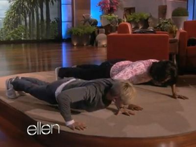 
	<span style="color:#f00;">Un clip FOARTE TARE!</span> Michelle Obama si Ellen DeGeneres au facut concurs de flotari. Cine crezi ca a castigat?
