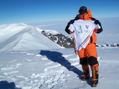 
	Prima femeie care a escaladat cel mai inalt vulcan din Antarctica este romanca! Crina Coco Popescu a intrat &icirc;n Cartea Recordurilor
