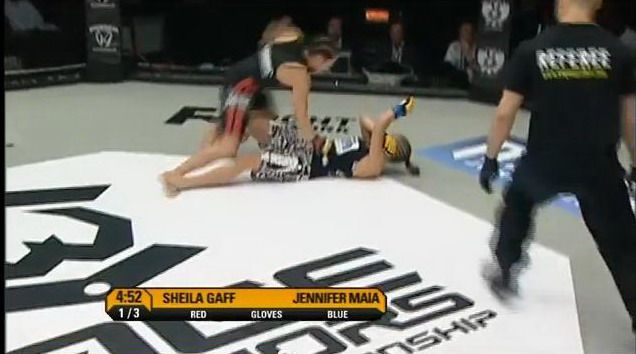 
	VIDEO INCREDIBIL! <span style="color: #f00">Cea mai MURDARA femeie din MMA! </span>Ce gest scandalos a facut ca sa-si lase KO adversara
