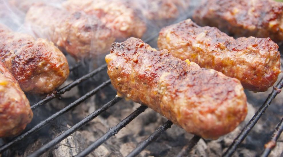 
	Vrei sa mananci cei mai buni mici de 1 Mai? Juratii &quot;MasterChef&quot; iti dau cele mai tari sfaturi
