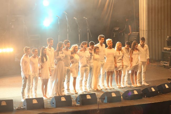 
	&quot;LaLa Summer Love&quot;, concertul care a ridicat Arenele Romane in picioare: Idolii tai si 10.000 de LaLa fani, in <span style="color:#f00;">12 LaLa poze SUPERBE</span>
