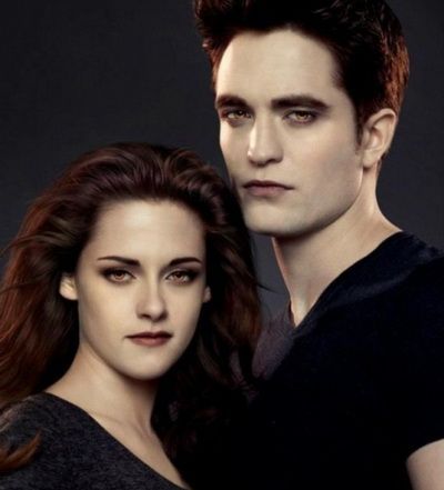 PRO TV - Kristen Stewart si Robert Pattinson, obligati de producatori sa defileze impreuna pe covorul rosu. Noi imagini cu cei doi actori ultimul film Twilight