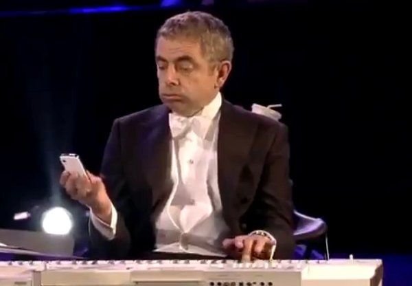 
	CEL MAI AMUZANT moment din deschiderea JO 2012. Mr. Bean canta cu orchestra: <span style="color:#f00;">CLIPUL care a facut planeta sa se zguduie de ras</span>
