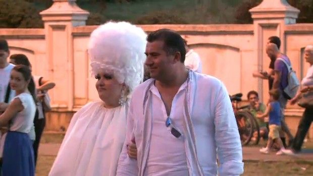 
	Viorica de la Clejani, APARITIA SERII la concertul Lady Gaga! Vezi aici cum s-a pregatit pentru concert si ce impresie i-a lasat solista
