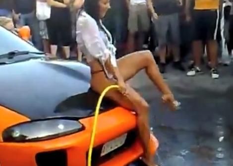 
	BIKINI FAIL: O compilatie VIDEO la care niciun barbat NU poate ramane indiferent
