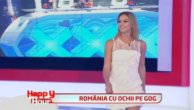 
	Roxana Ionescu, fericita si misterioasa la Happy Hour: &quot;Nu sunt logodita, nici indragostita, e un simplu inel!&quot;
