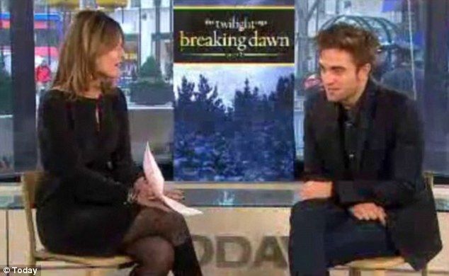 
	<span style="color:#f00;">Reactia neasteptata</span> a lui Robert Pattinson, atunci cand a fost intrebat de relatia cu Kristen Stewart: VIDEO
