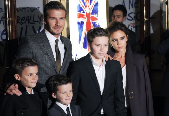 Are 10 ani, doi parinti celebri, dar isi face deja un nume propriu in showbiz. Romeo Beckham este imaginea unui brand faimos