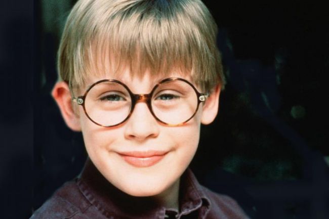 
	Macaulay Culkin arata din ce in ce mai bine. Desi este in continuare foarte slab, pare mult mai sanatos: FOTO
