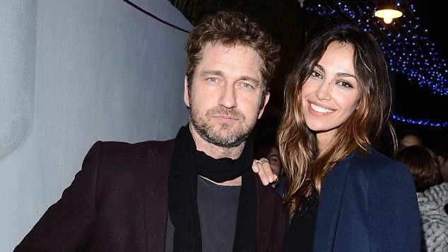 
	Coincidenta care l-a mirat si pe el. Cum descria Gerard Butler femeia ideala, inainte s-o cunoasca pe Madalina Ghenea
